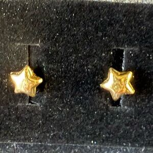 Elegant Gold Star Earrings 18k yellow gold